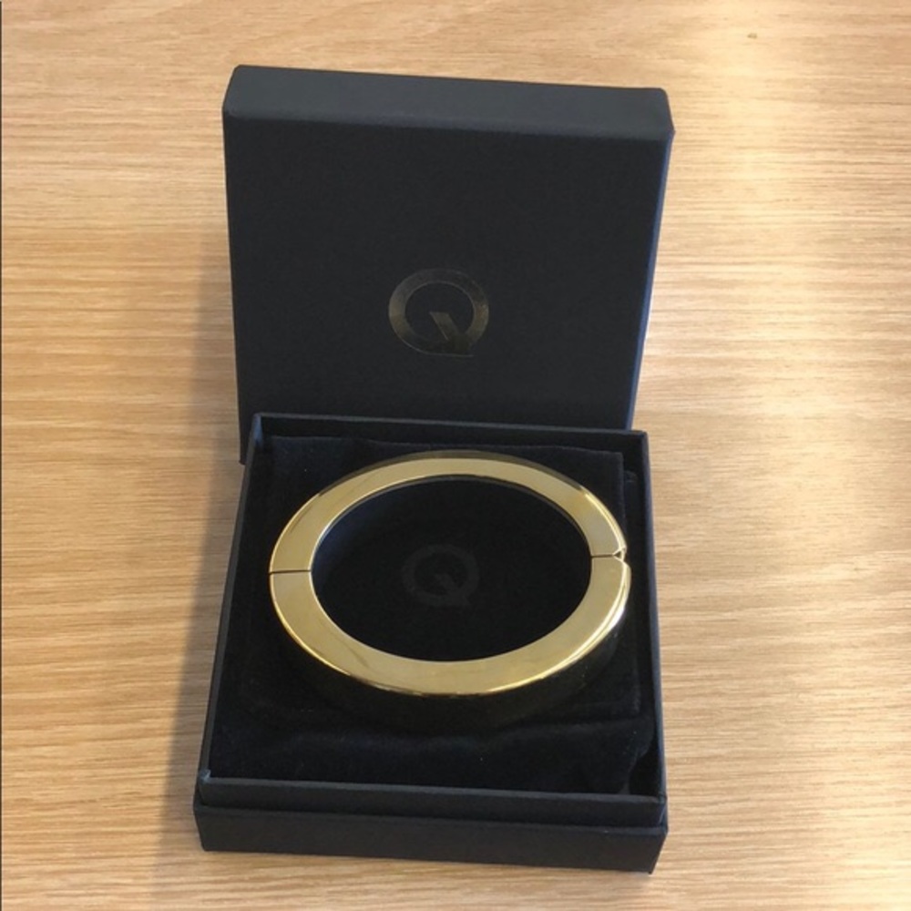 QBracelet - phone charging bracelet